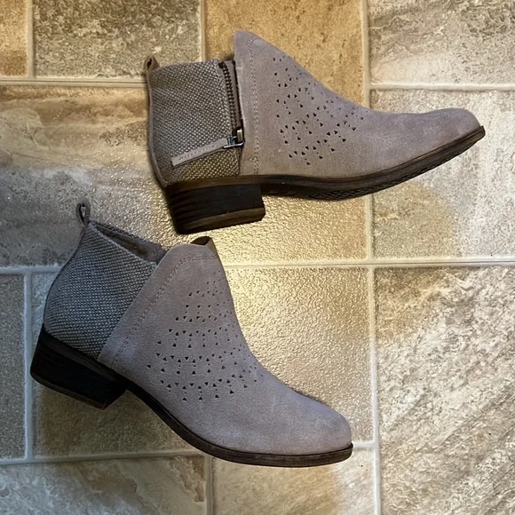 Like New Toms Deia Booties - Picture 2 of 5